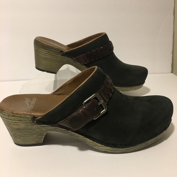Dansko Shoes - Dansko Melanie Leather Clogs 39 Black w/Brown Band